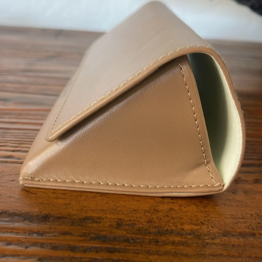 BURBERRY Leather Sunglasses Case fits oversized glasses in Tan and Velvet Cream